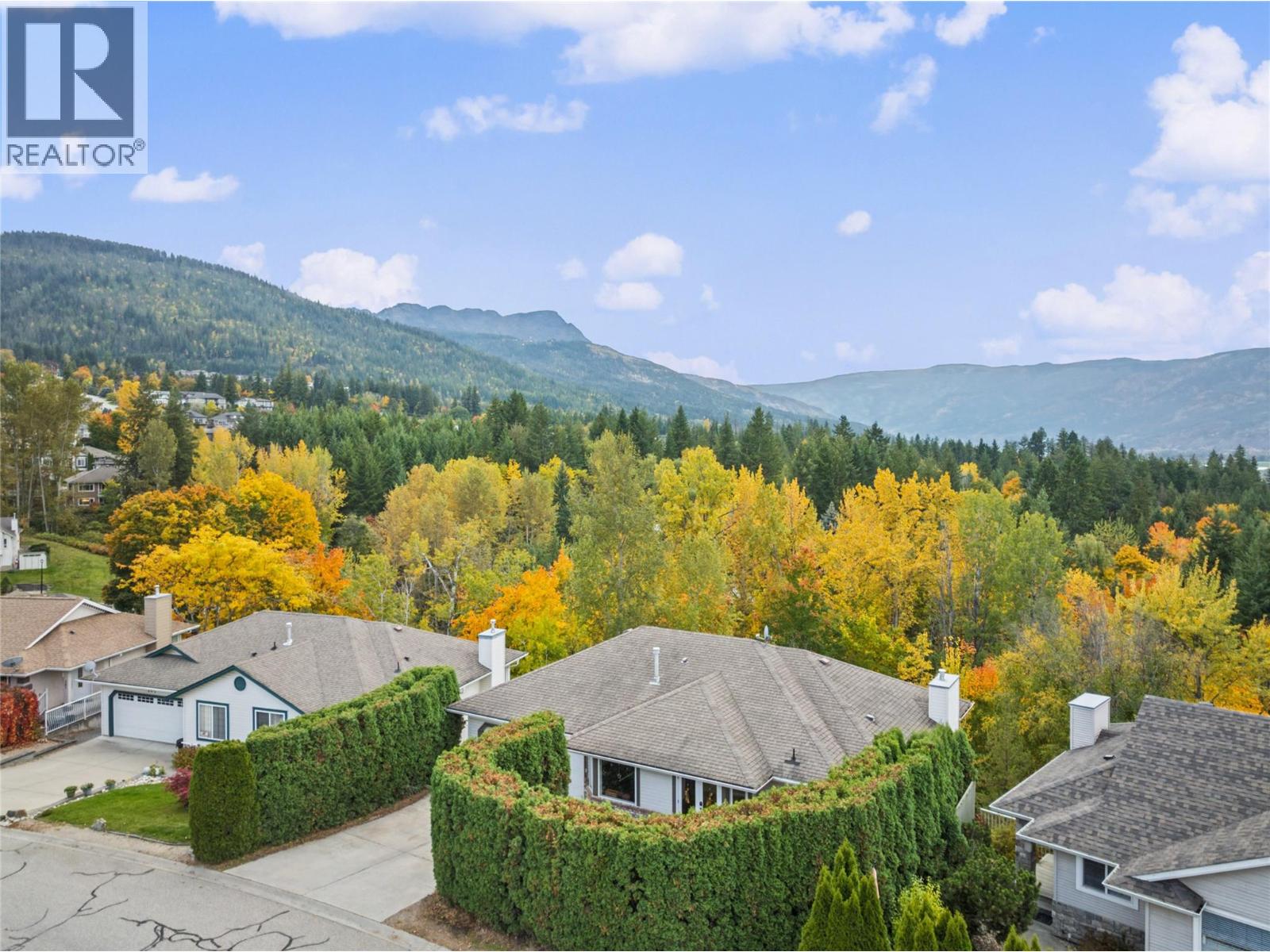 251 17 Street Se, Salmon Arm, British Columbia  V1E 1R7 - Photo 3 - 10403467