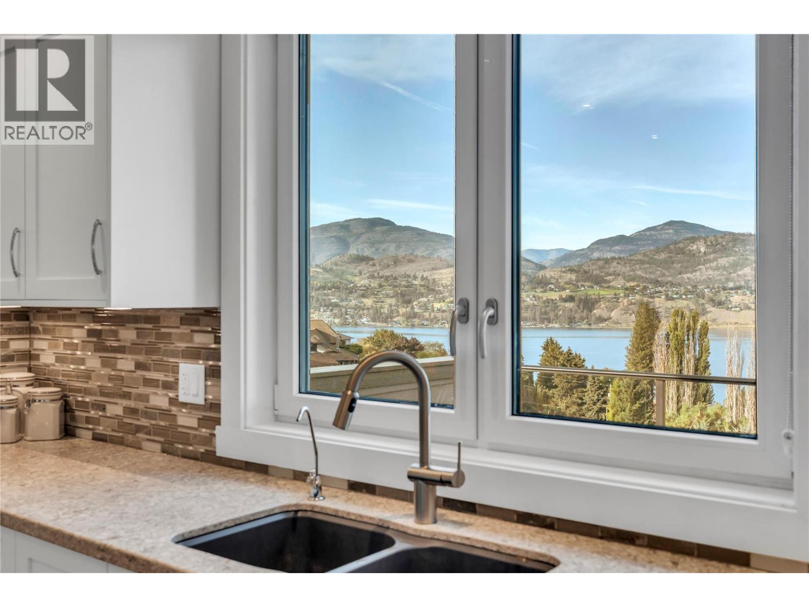 177 Sunnybrook Drive, Okanagan Falls, British Columbia  V0H 1R3 - Photo 3 - 10403056