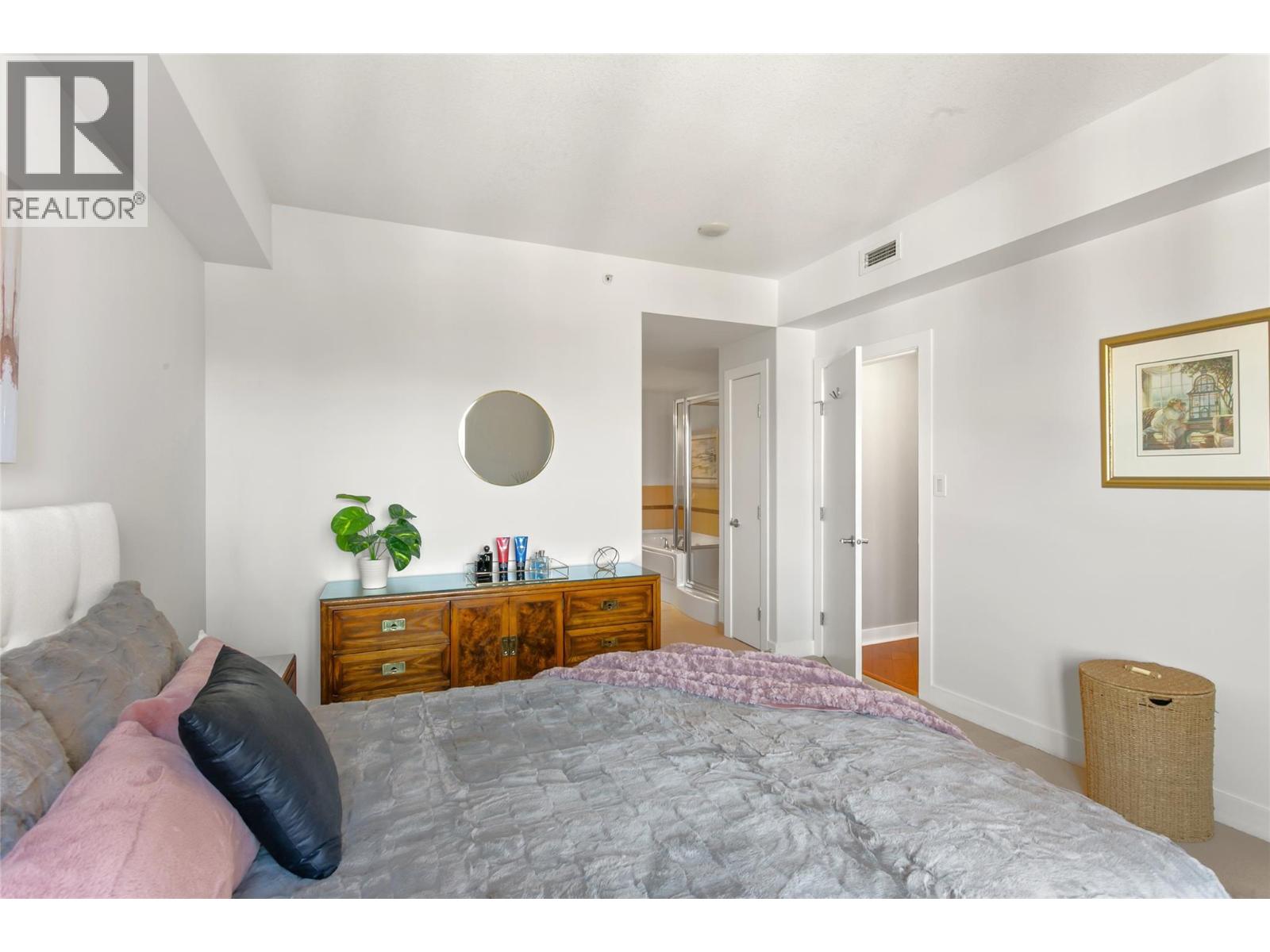 1160 Bernard Avenue Unit# 1205, Kelowna, British Columbia  V1Y 6R2 - Photo 18 - 10403188