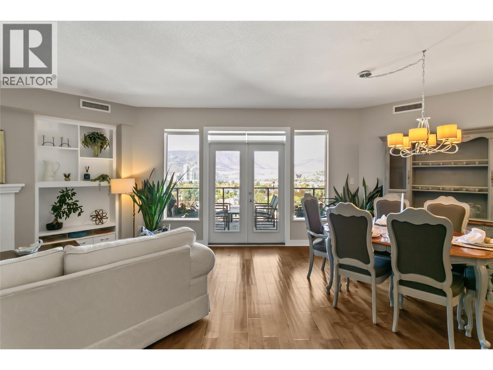 1160 Bernard Avenue Unit# 1205, Kelowna, British Columbia  V1Y 6R2 - Photo 3 - 10403188