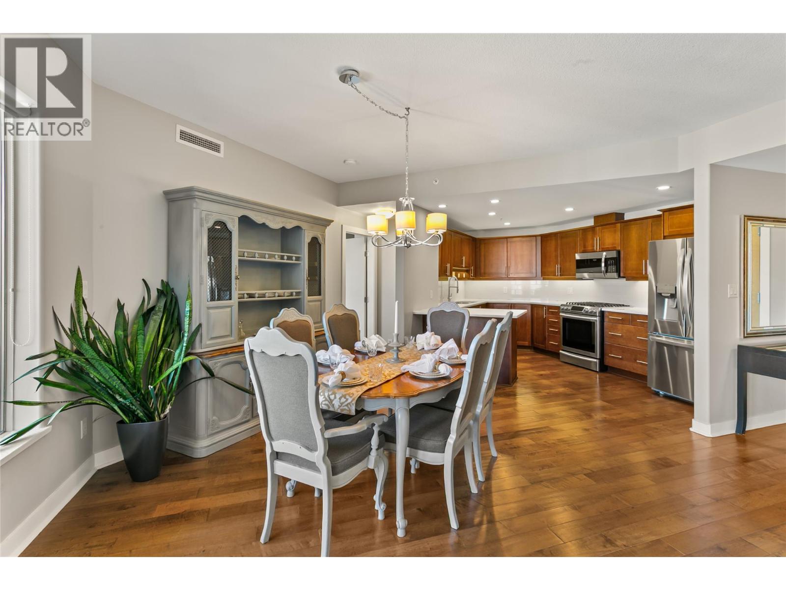 1160 Bernard Avenue Unit# 1205, Kelowna, British Columbia  V1Y 6R2 - Photo 6 - 10403188