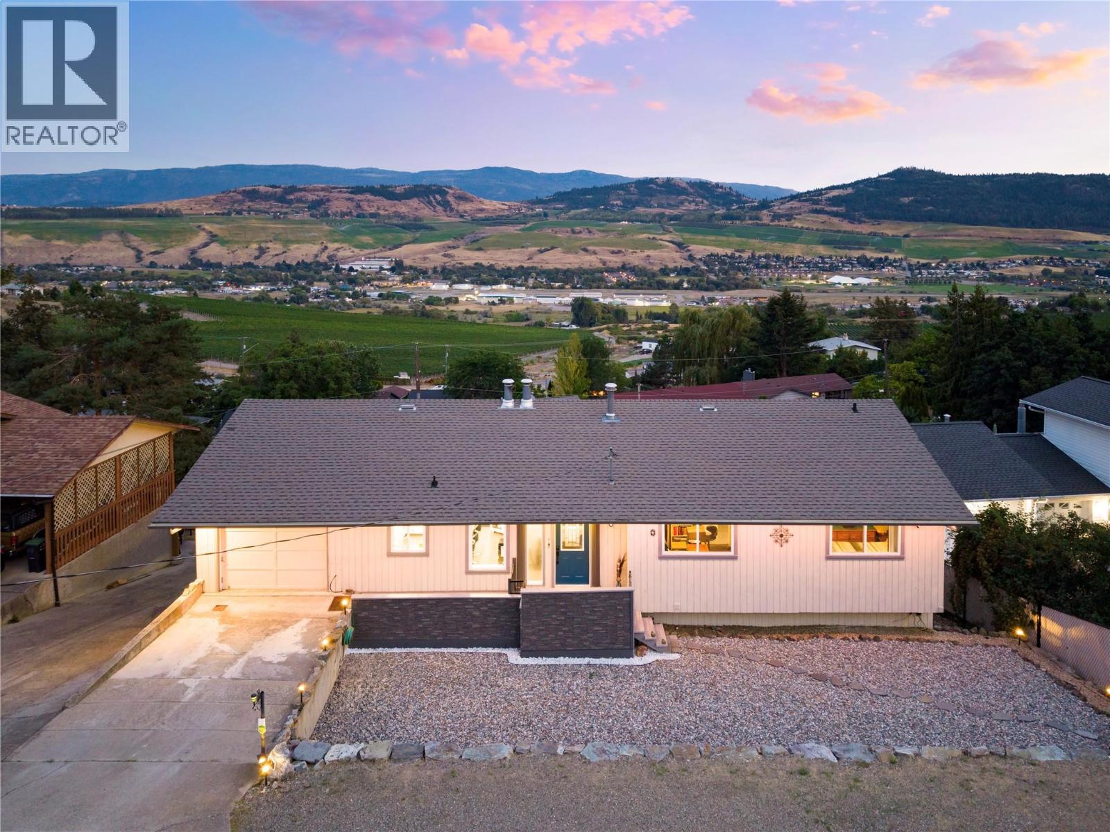 6636 Southwind Road, Vernon, British Columbia  V1H 1B7 - Photo 1 - 10403549