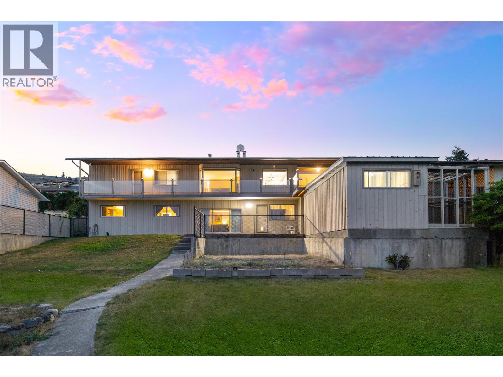 6636 Southwind Road, Vernon, British Columbia  V1H 1B7 - Photo 5 - 10403549