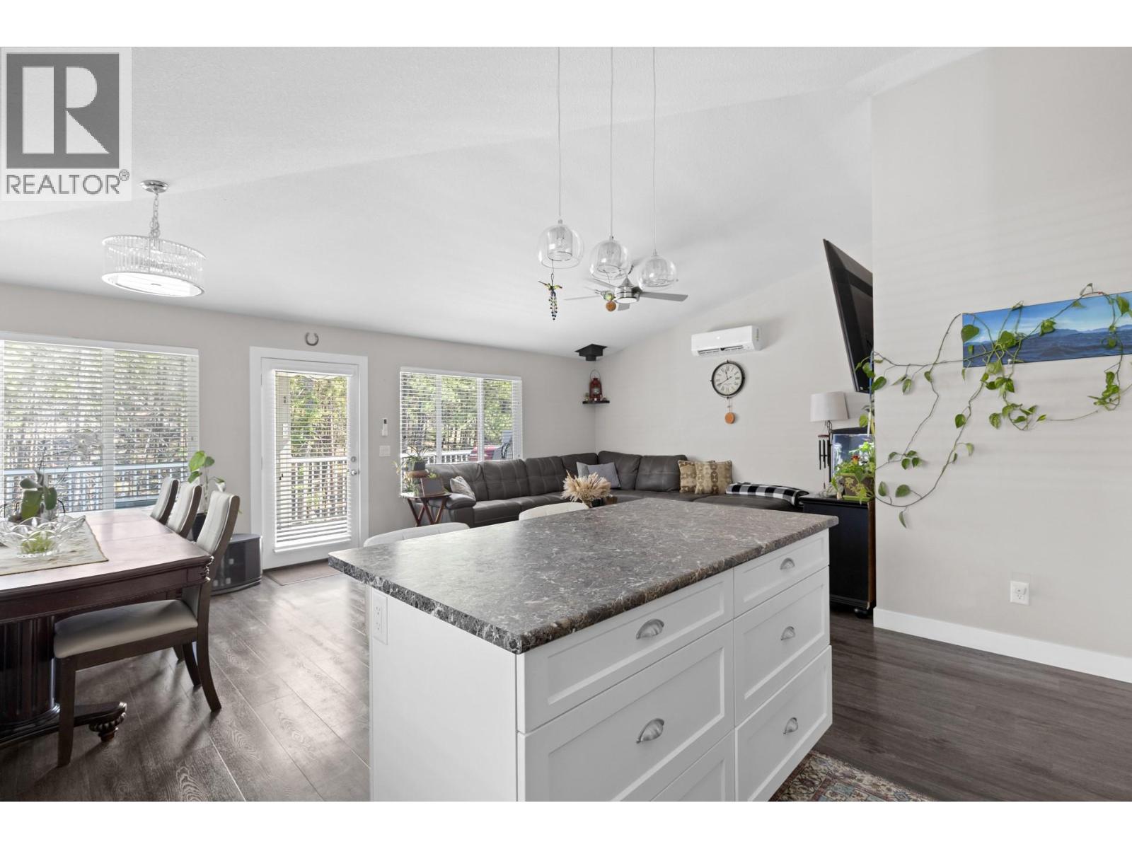 690 Muir Road, Kelowna, British Columbia  V1Z 3W2 - Photo 4 - 10403619