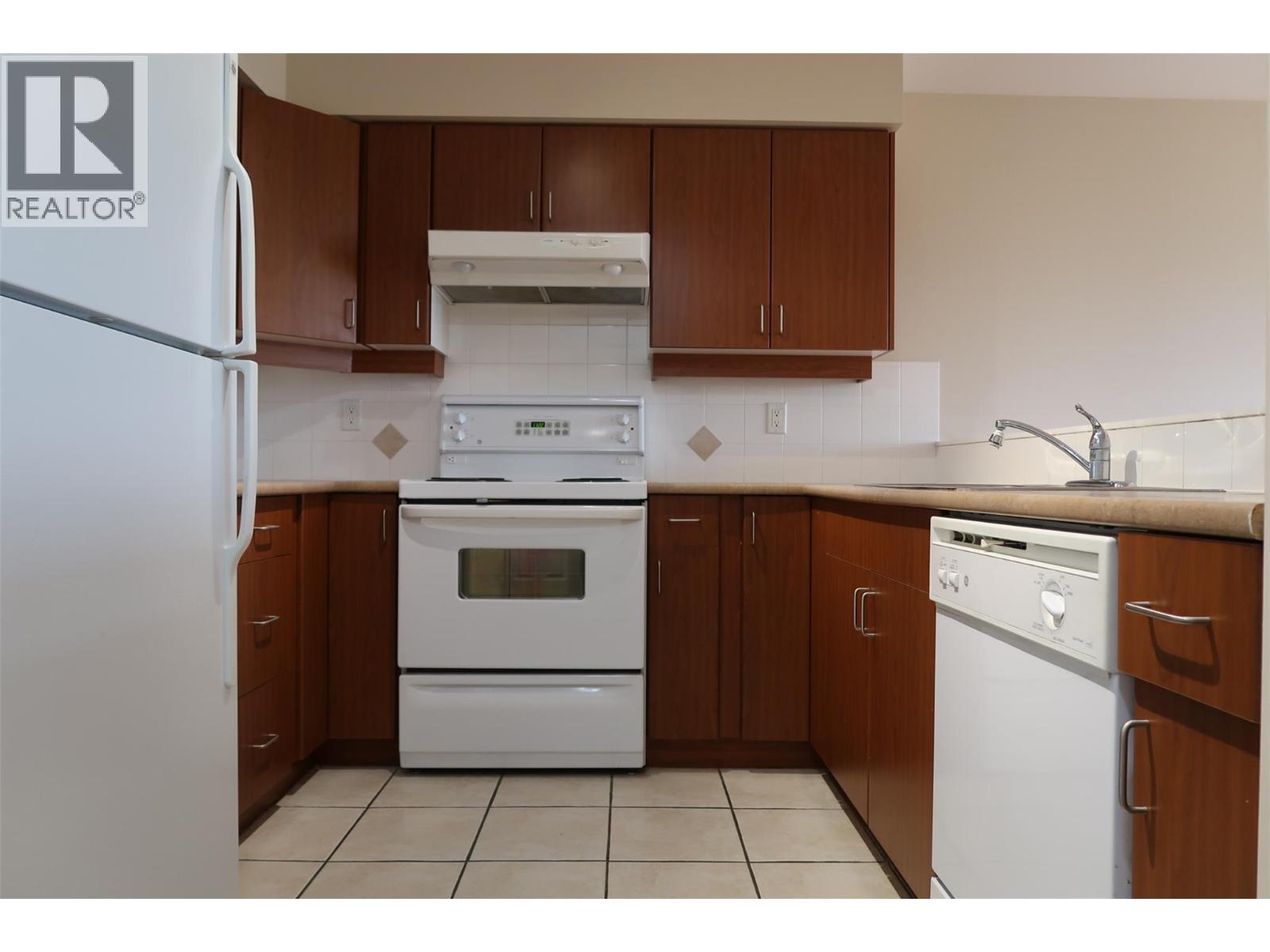 7600 Cottonwood Drive Unit# 404, Osoyoos, British Columbia  V0H 1V0 - Photo 2 - 10403624
