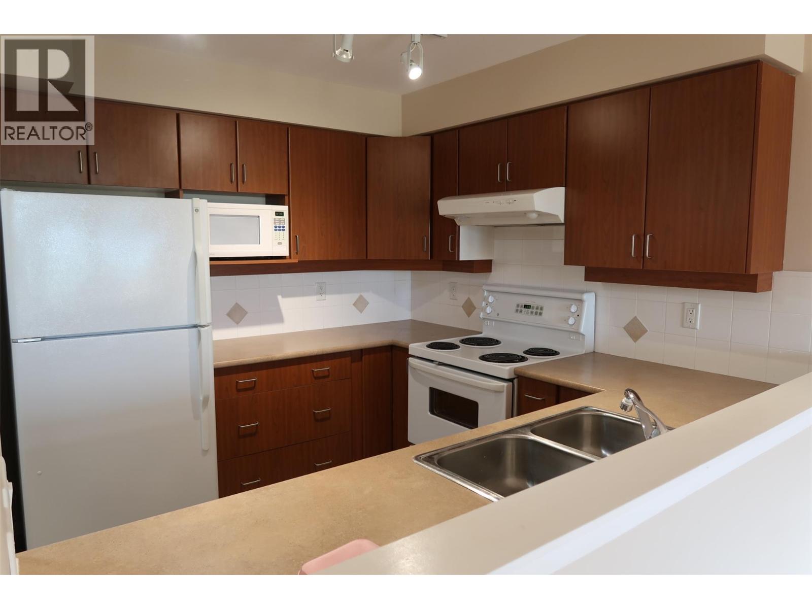 7600 Cottonwood Drive Unit# 404, Osoyoos, British Columbia  V0H 1V0 - Photo 3 - 10403624