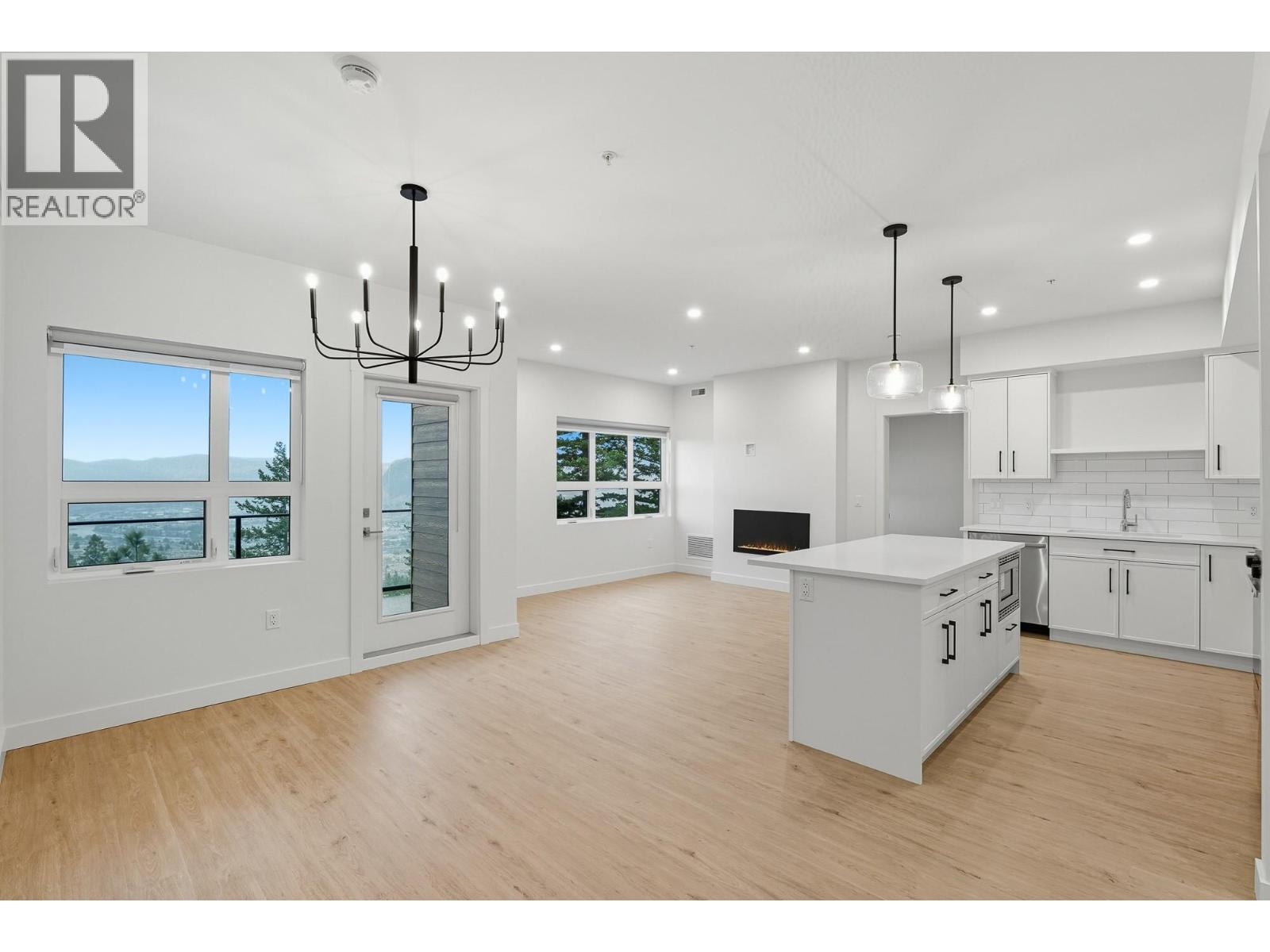 1844 Qu'appelle Boulevard Unit# 204, Kamloops, British Columbia  V2E 0E8 - Photo 4 - 10403612