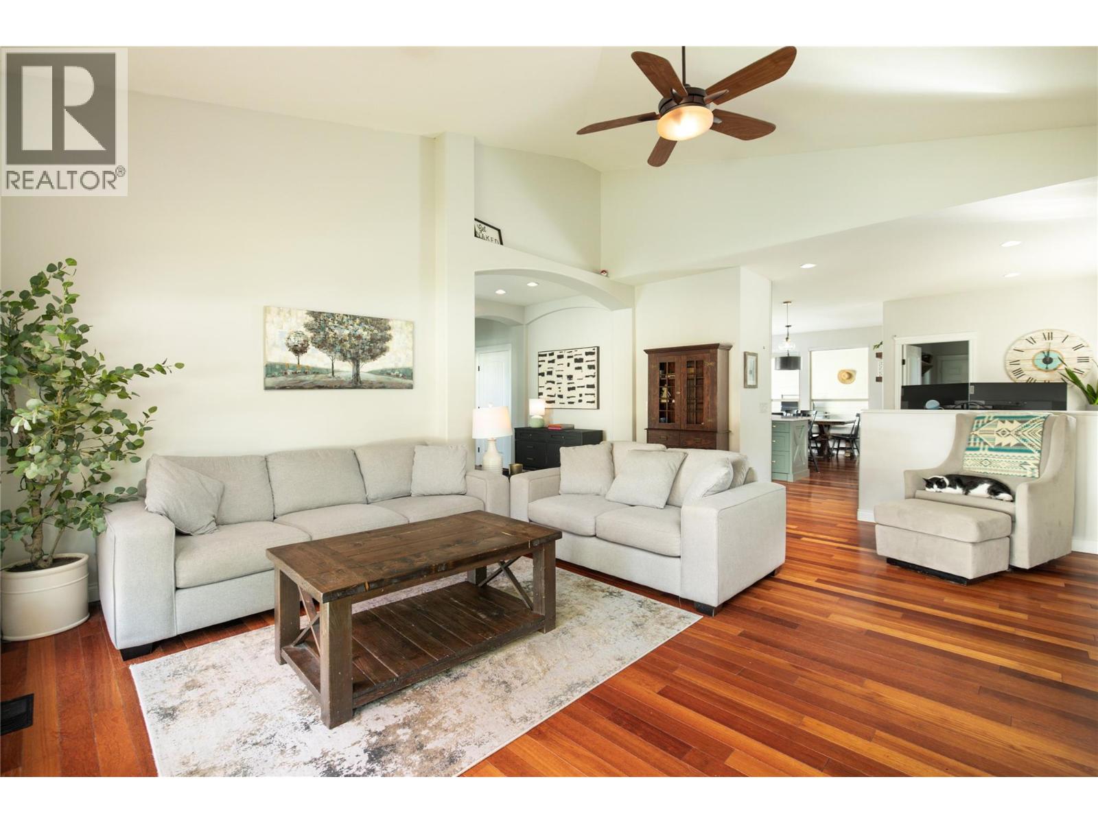 319 Mccarren Avenue, Kelowna, British Columbia  V1W 5A6 - Photo 2 - 10403069