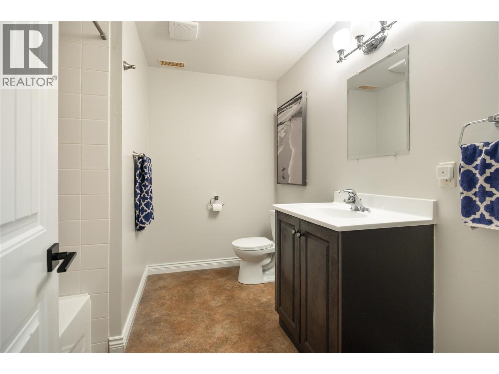 319 Mccarren Avenue, Kelowna, British Columbia  V1W 5A6 - Photo 39 - 10403069