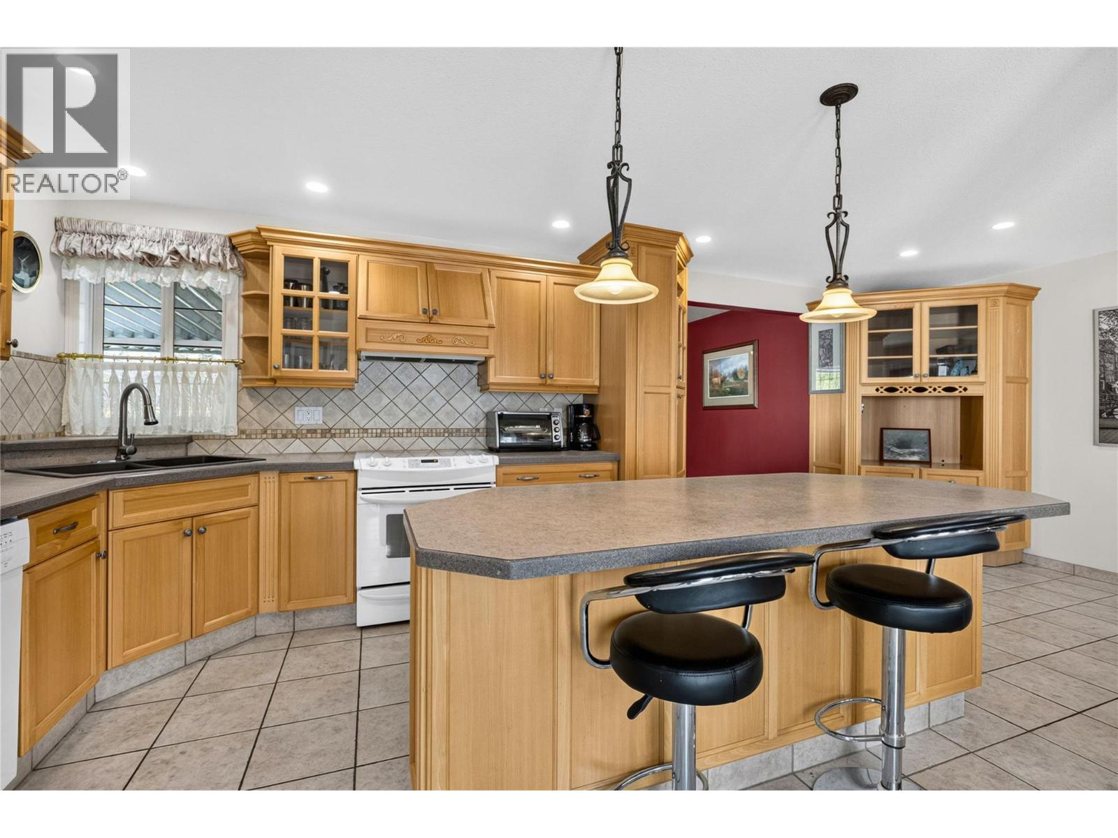 153 Yorkton Avenue, Penticton, British Columbia  V2A 3V3 - Photo 10 - 10403544