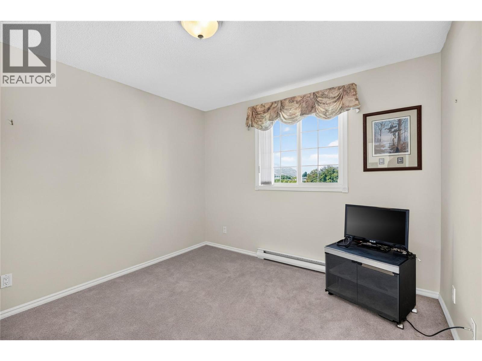 153 Yorkton Avenue, Penticton, British Columbia  V2A 3V3 - Photo 38 - 10403544