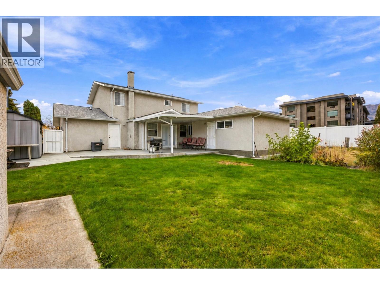 153 Yorkton Avenue, Penticton, British Columbia  V2A 3V3 - Photo 4 - 10403544