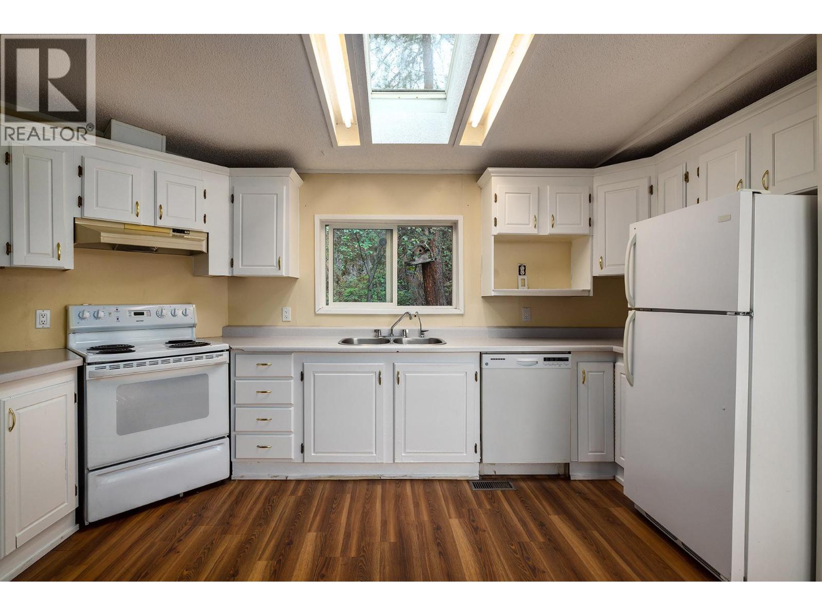 6439 Farmers Drive, Kelowna, British Columbia  V1P 1A2 - Photo 4 - 10403665