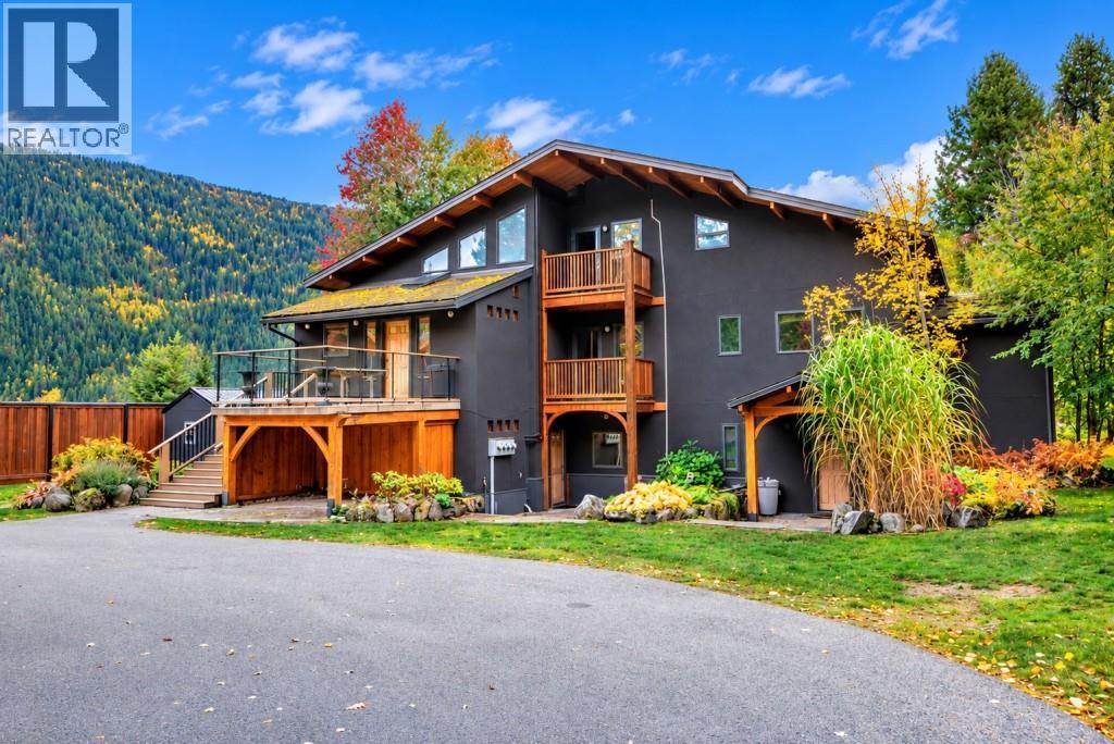 4662 Crescent Road, Nelson, British Columbia  V1L 6N3 - Photo 1 - 10403456