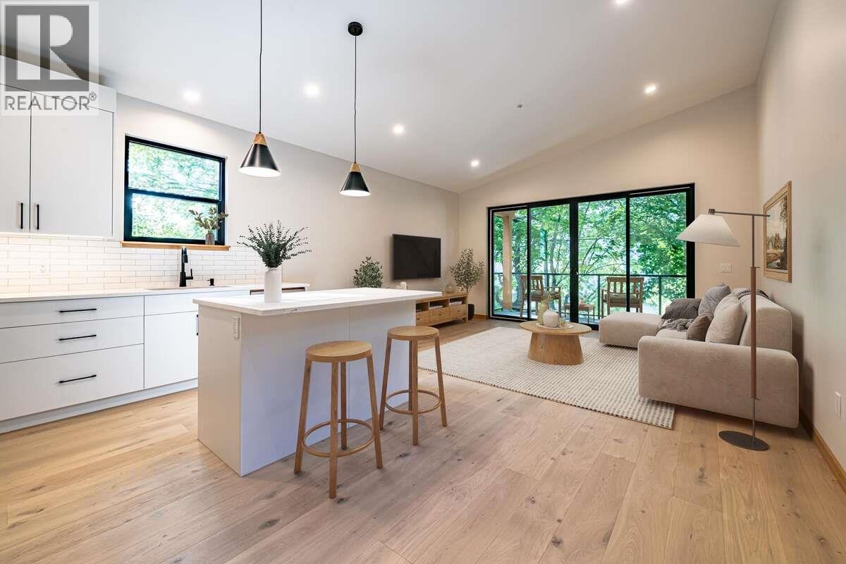 916 Carbonate Street Unit# 2, Nelson, British Columbia  V1L 4R4 - Photo 1 - 10403663