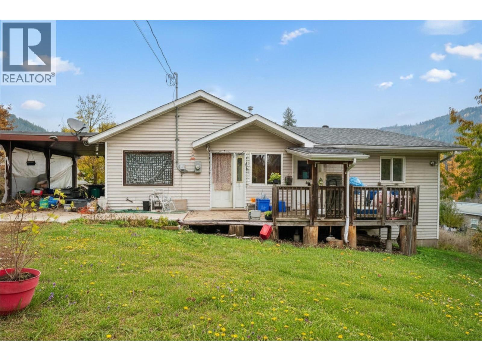 1976 Watson Lane, Fruitvale, British Columbia  V0G 1L1 - Photo 1 - 10403639