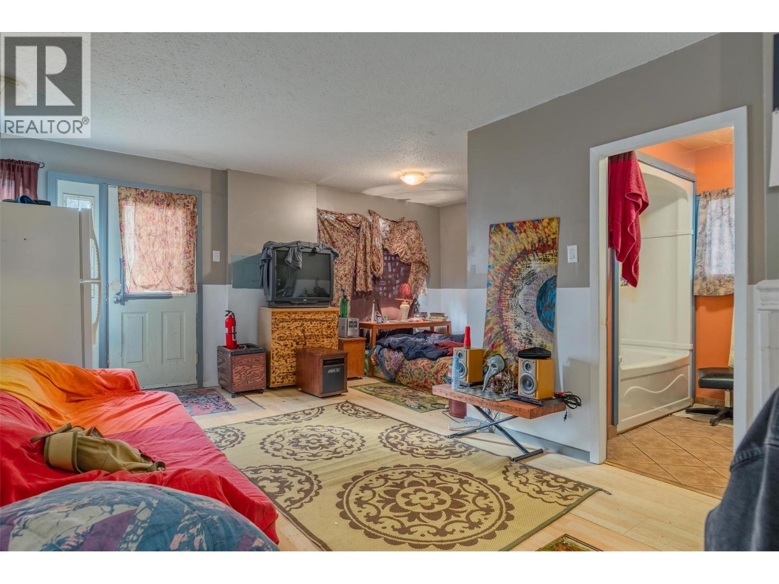 1976 Watson Lane, Fruitvale, British Columbia  V0G 1L1 - Photo 3 - 10403639