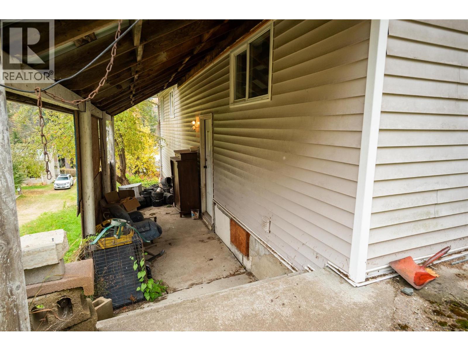 1976 Watson Lane, Fruitvale, British Columbia  V0G 1L1 - Photo 32 - 10403639