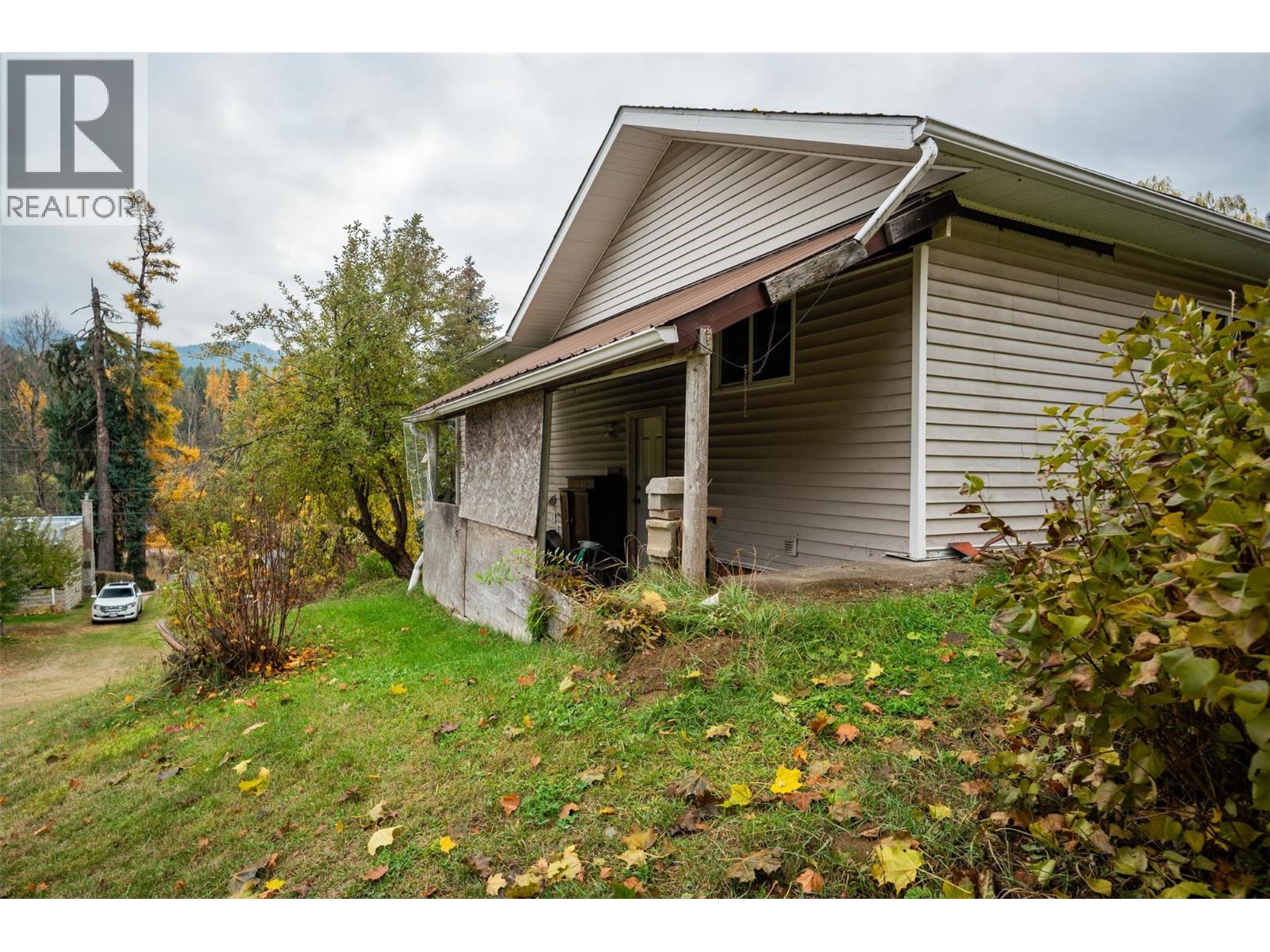 1976 Watson Lane, Fruitvale, British Columbia  V0G 1L1 - Photo 33 - 10403639