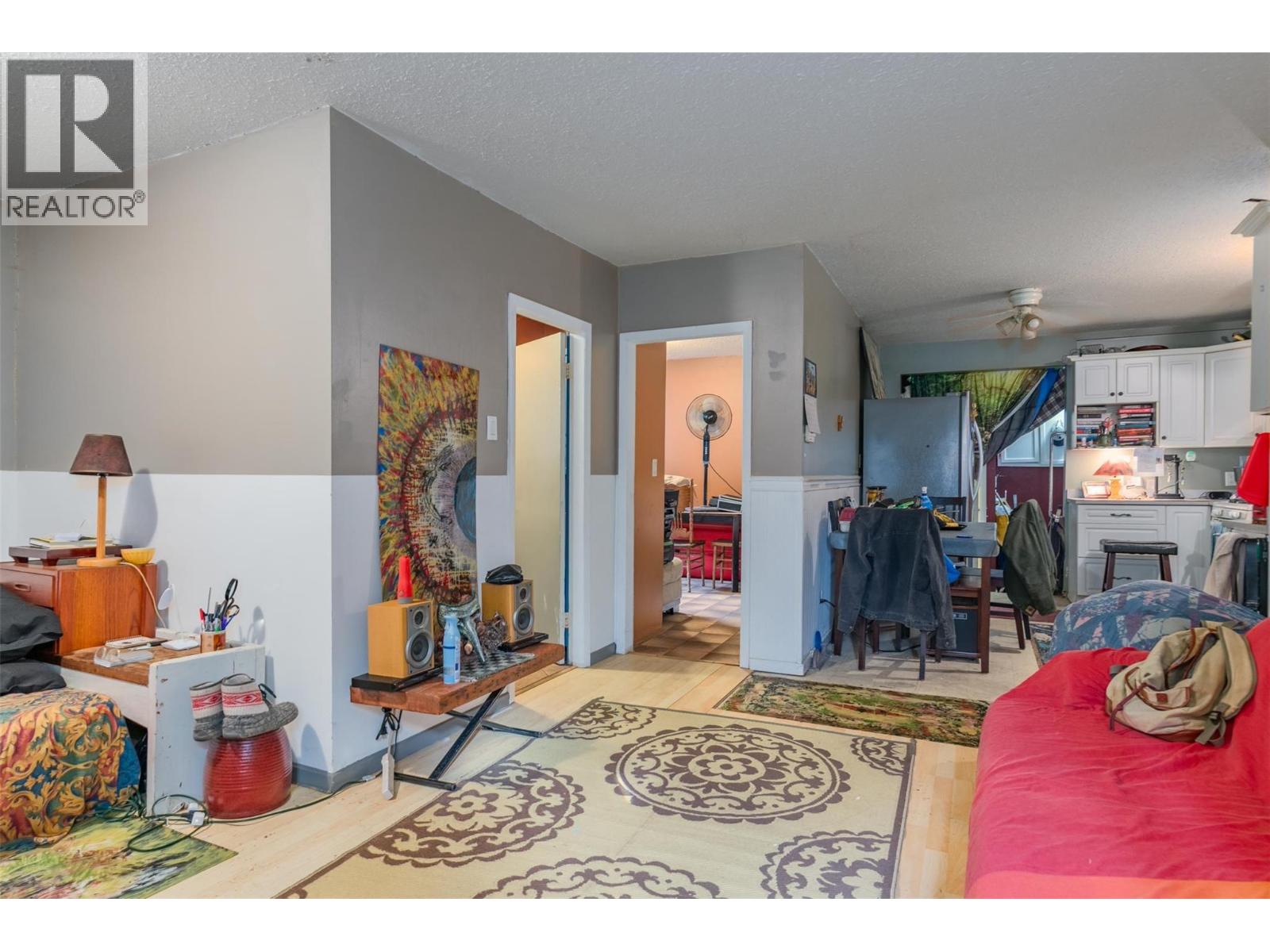 1976 Watson Lane, Fruitvale, British Columbia  V0G 1L1 - Photo 4 - 10403639