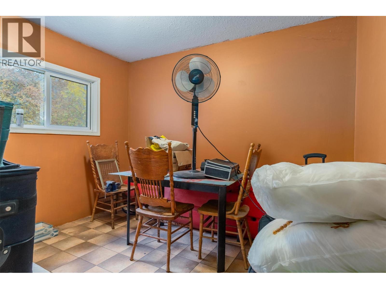 1976 Watson Lane, Fruitvale, British Columbia  V0G 1L1 - Photo 7 - 10403639