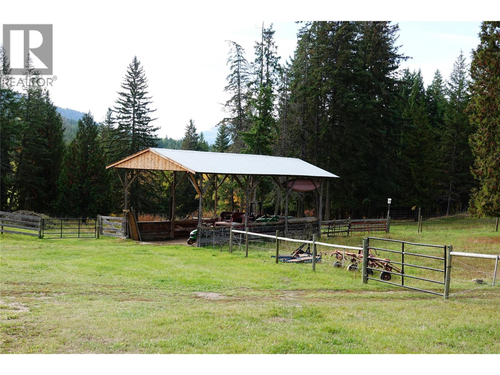 1325 Hepburn Road, Chase, British Columbia  V0E 1M1 - Photo 12 - 10403628
