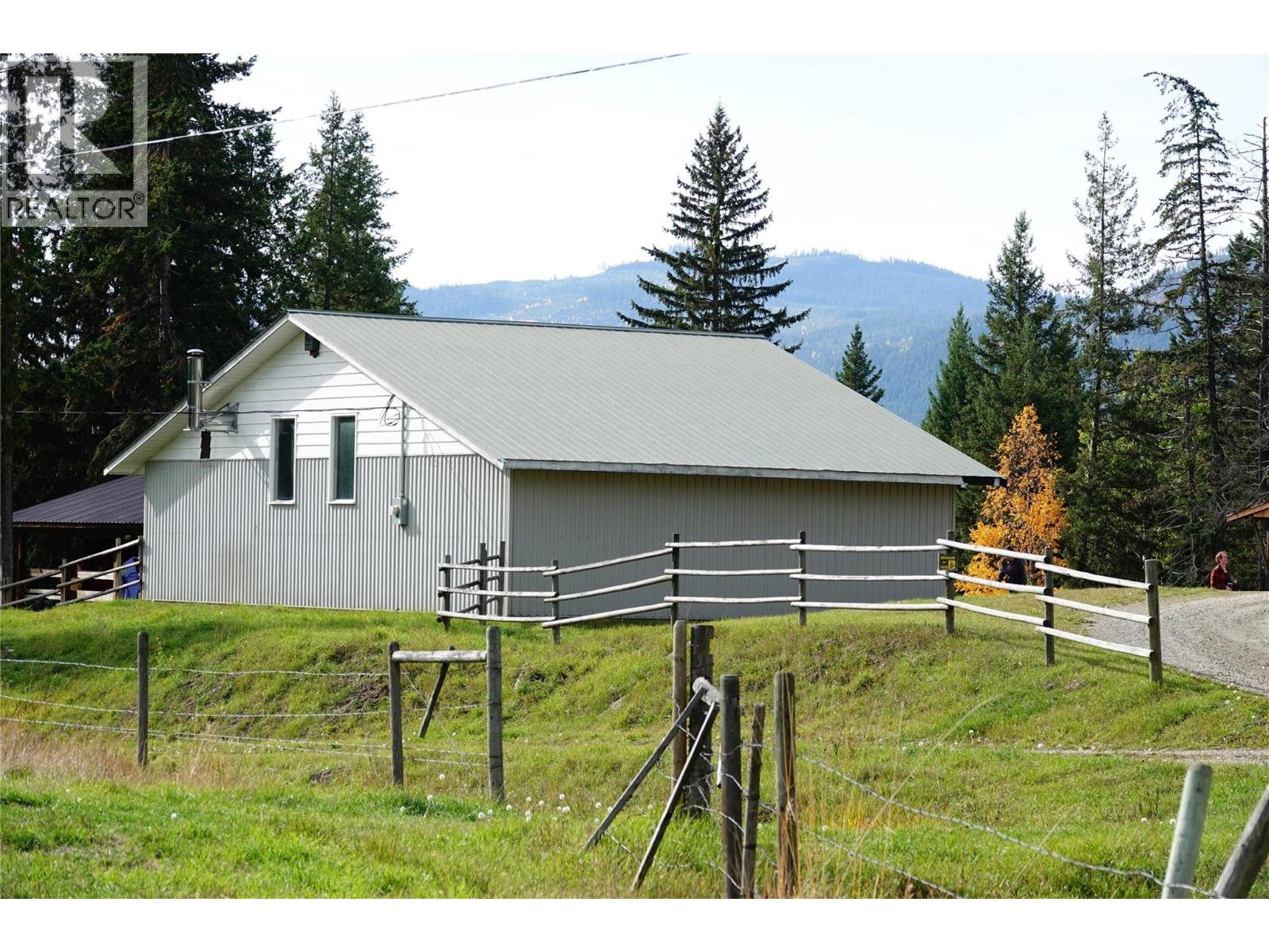 1325 Hepburn Road, Chase, British Columbia  V0E 1M1 - Photo 16 - 10403628