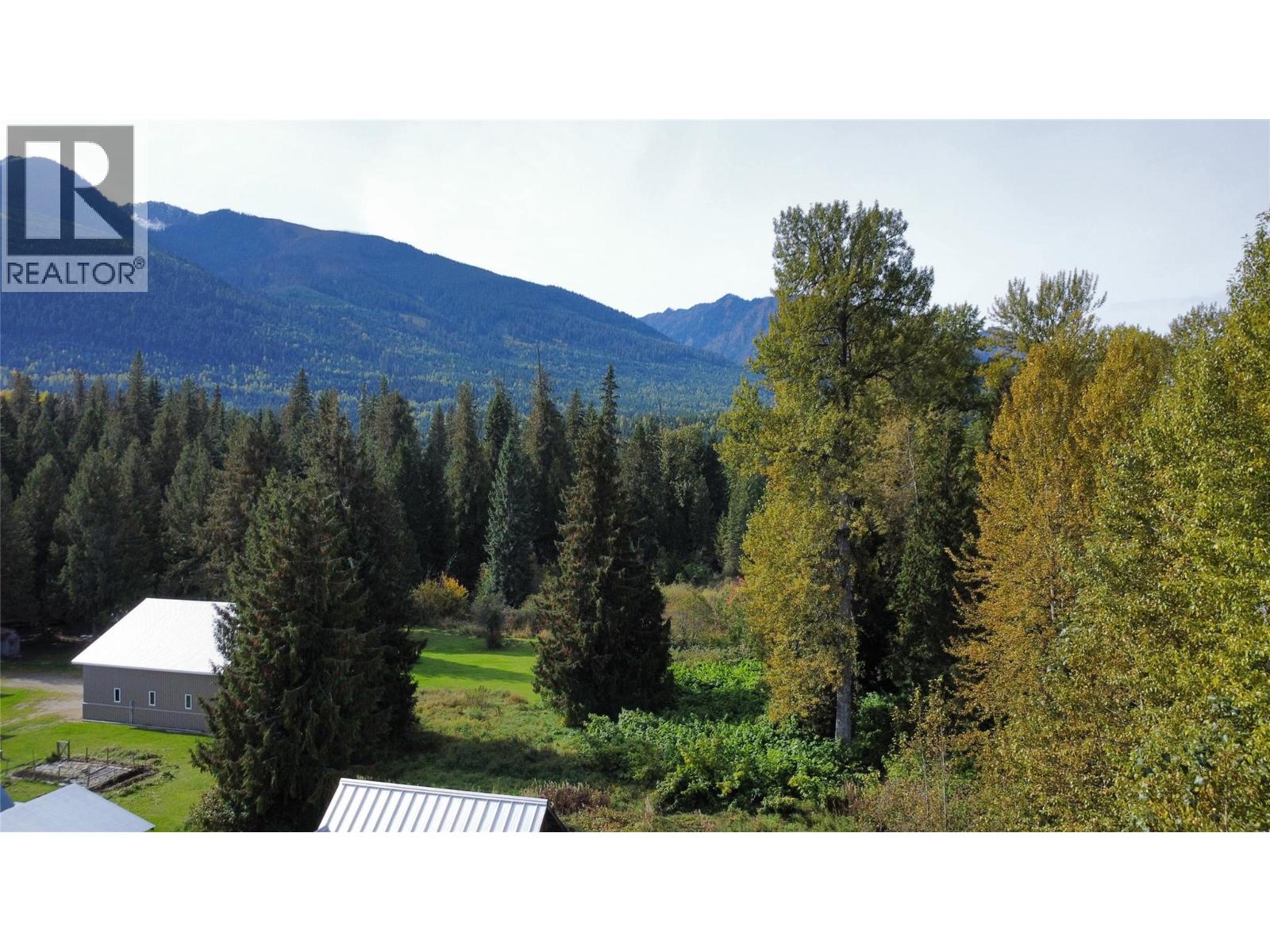 Lots 13-17 Lee Road, Trout Lake, British Columbia  V0G 1R2 - Photo 1 - 10403452