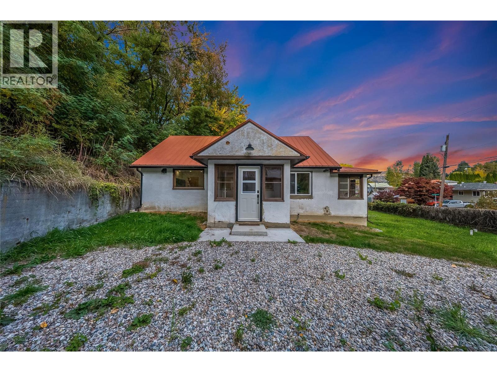 283 Wellington Avenue, Warfield, British Columbia  V1R 2K9 - Photo 1 - 10403362