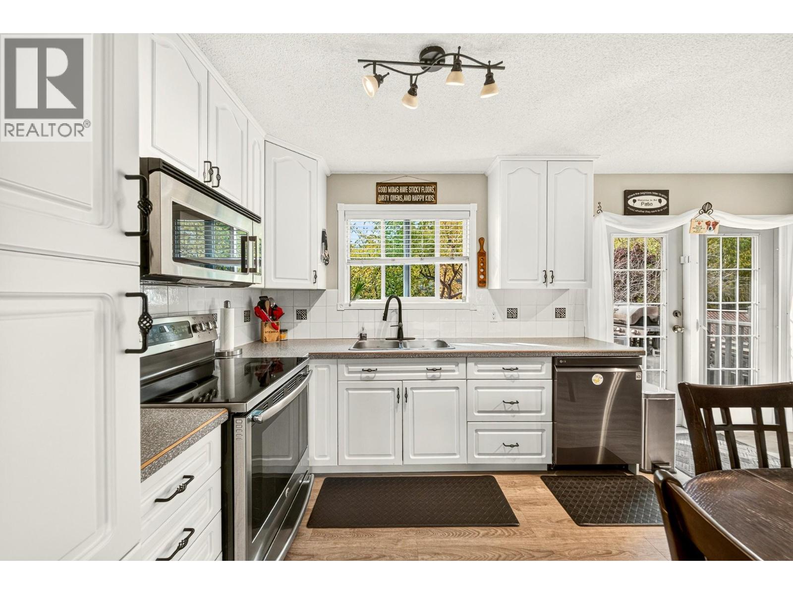 417 Engelmann Spruce Drive, Sparwood, British Columbia  V0B 2G0 - Photo 4 - 10403067