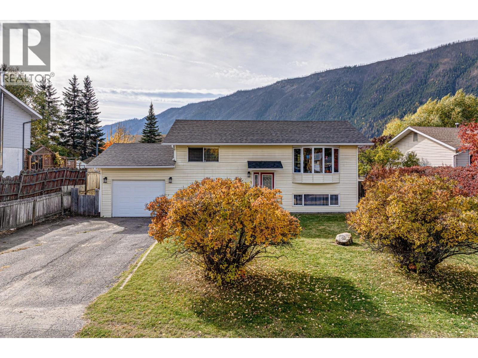 417 Engelmann Spruce Drive, Sparwood, British Columbia  V0B 2G0 - Photo 45 - 10403067
