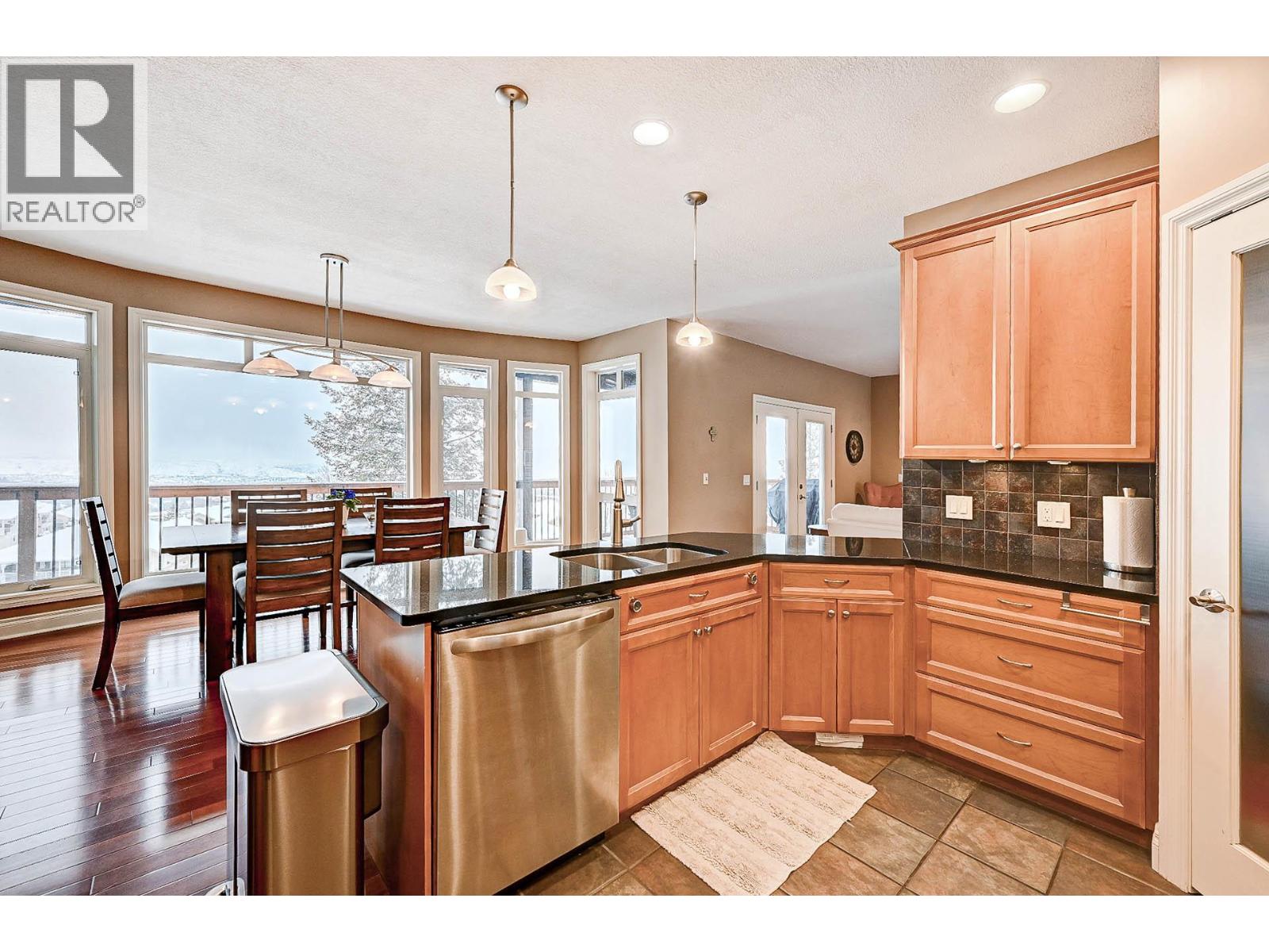 422 Azure Place, Kamloops, British Columbia  V2E 2R2 - Photo 10 - 10403691