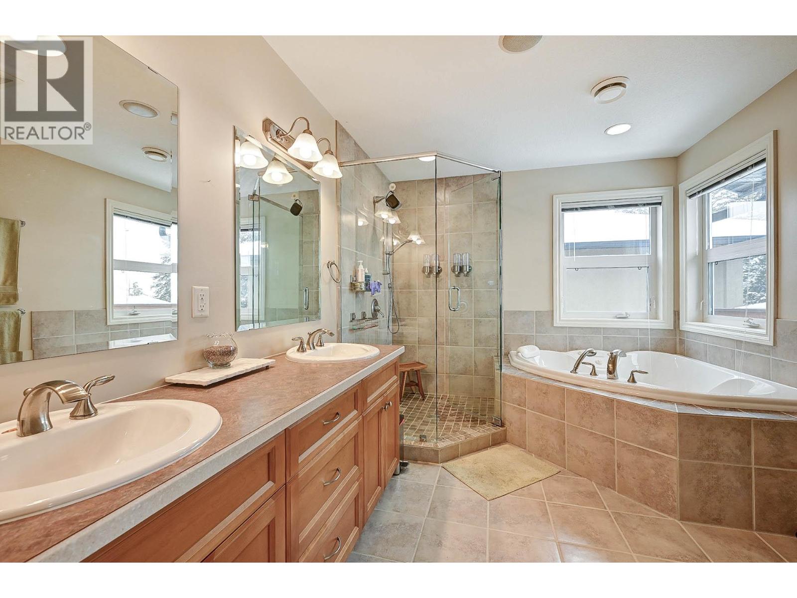 422 Azure Place, Kamloops, British Columbia  V2E 2R2 - Photo 27 - 10403691