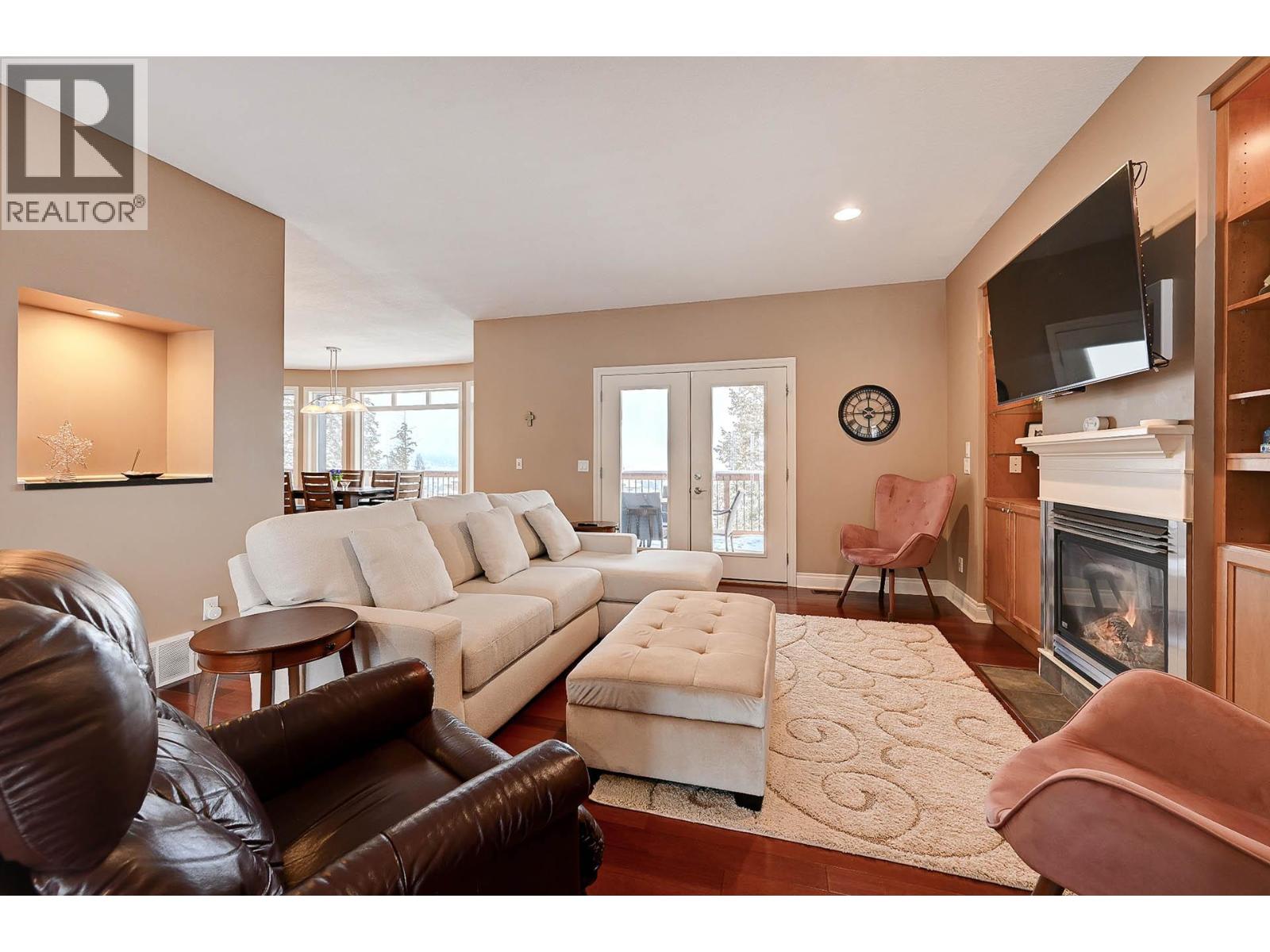 422 Azure Place, Kamloops, British Columbia  V2E 2R2 - Photo 4 - 10403691