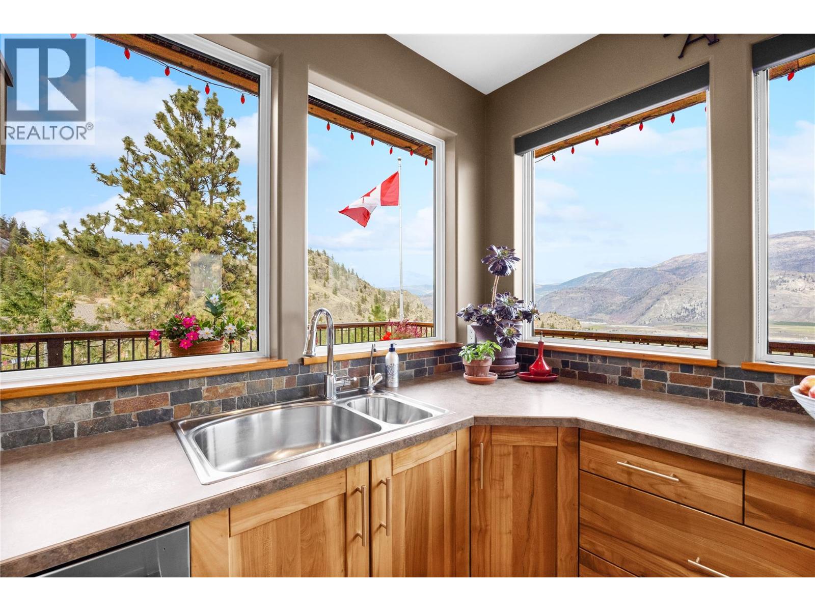 594 Wilson Mountain Road, Oliver, British Columbia  V0H 1T5 - Photo 11 - 10403550
