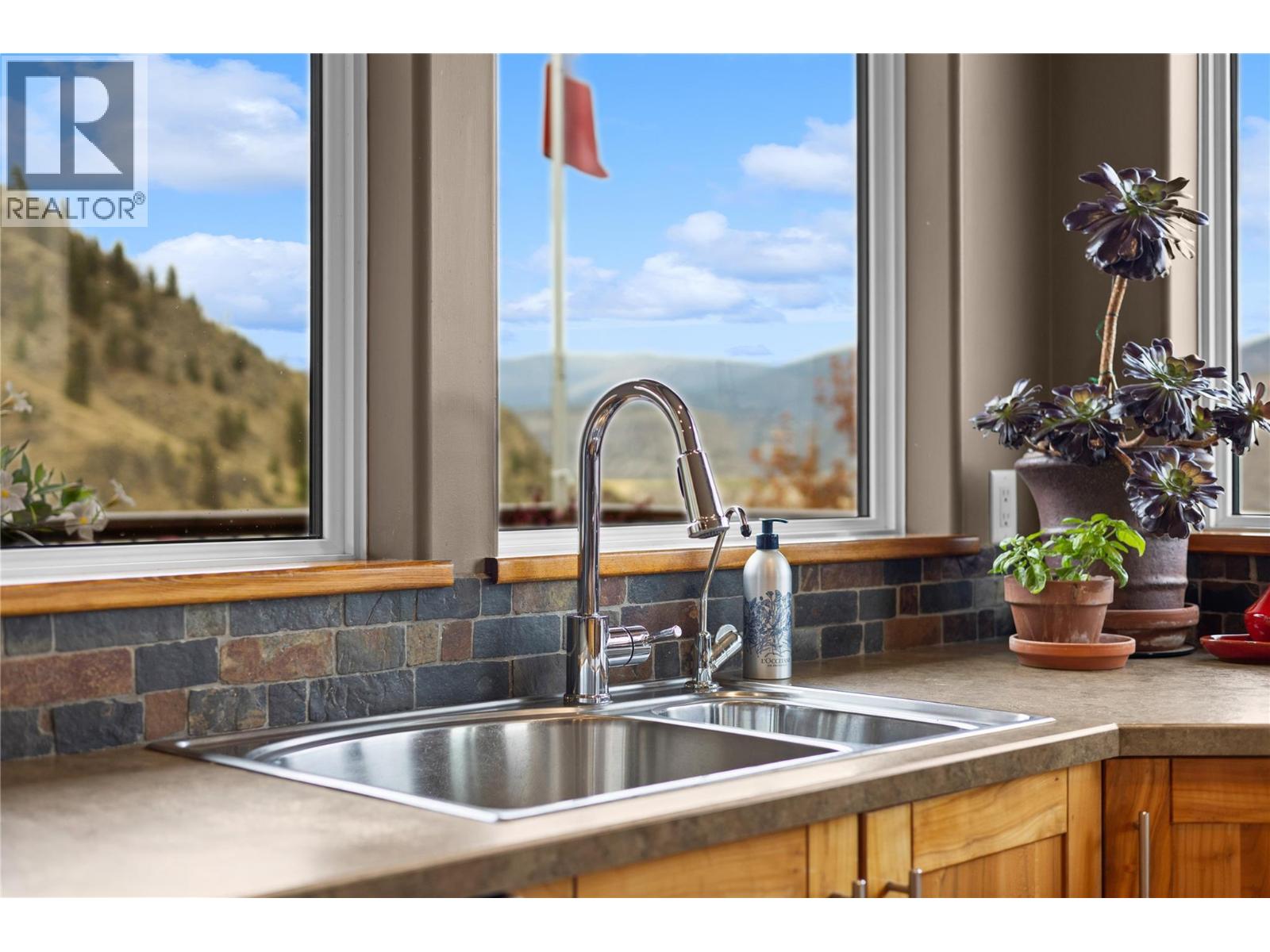 594 Wilson Mountain Road, Oliver, British Columbia  V0H 1T5 - Photo 12 - 10403550