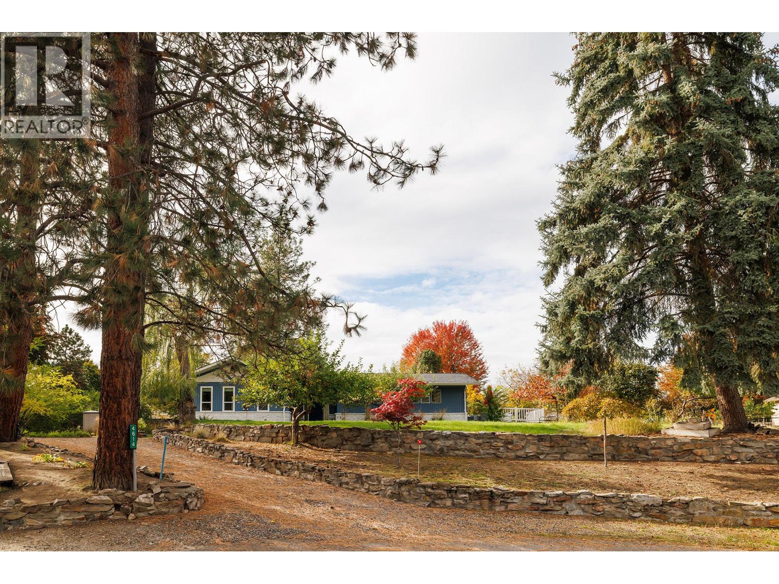 4614 Mission Ridge Court, Kelowna, British Columbia  V1Y 8R3 - Photo 2 - 10403655