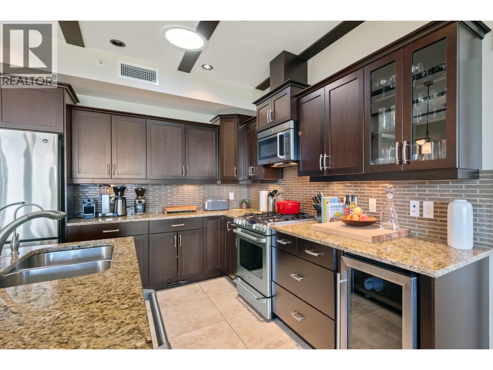 2000 Valleyview Drive Unit# 6, Osoyoos, British Columbia  V0H 1V6 - Photo 6 - 10403148