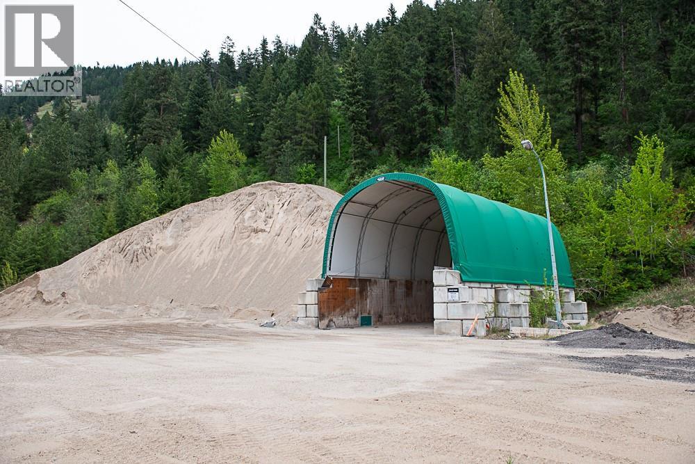 909 Trans Canada Highway, Chase, British Columbia  V0E 1M1 - Photo 3 - 10402887