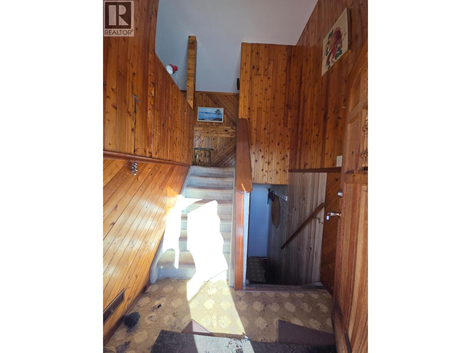 36 Sukunka Place, Tumbler Ridge, British Columbia  V0C 2W0 - Photo 2 - 10403695