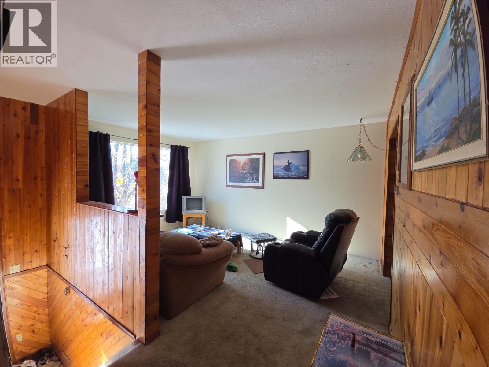 36 Sukunka Place, Tumbler Ridge, British Columbia  V0C 2W0 - Photo 3 - 10403695