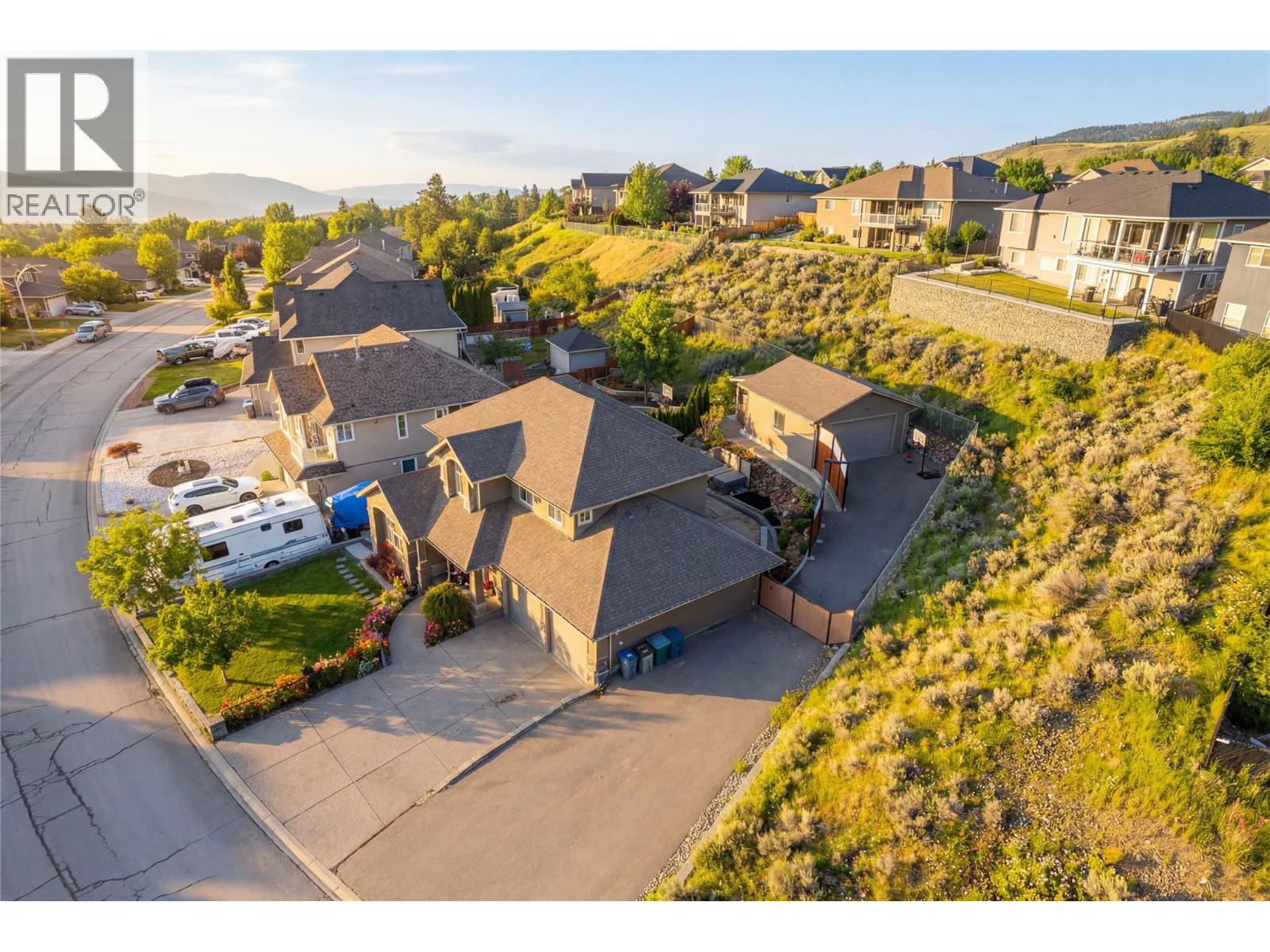 1052 Quail Drive, Kamloops, British Columbia  V2B 8N9 - Photo 3 - 10403676