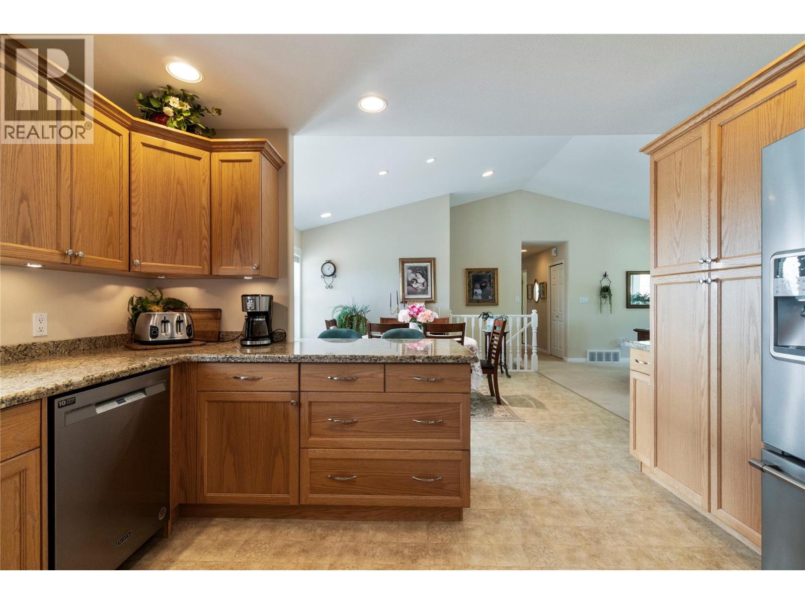 1406 Huckleberry Drive, Sorrento, British Columbia  V0E 2W1 - Photo 11 - 10403609