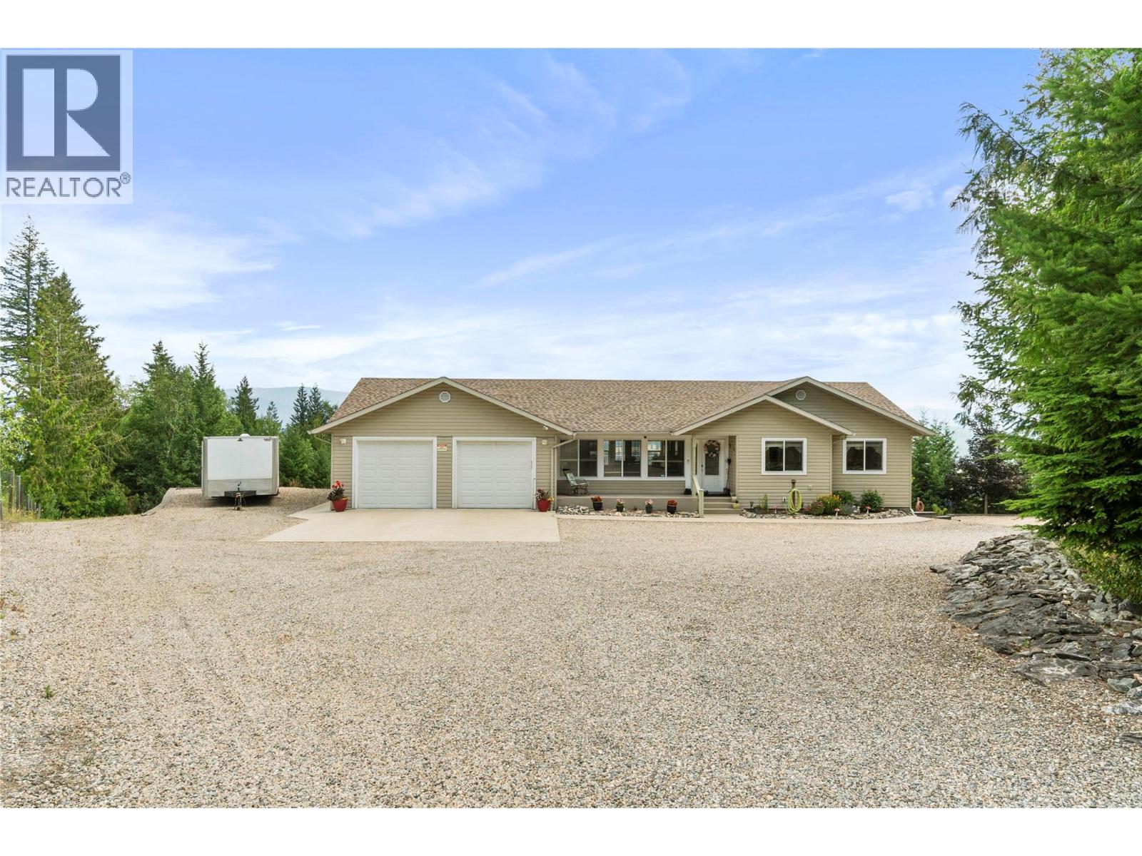 1406 Huckleberry Drive, Sorrento, British Columbia  V0E 2W1 - Photo 2 - 10403609