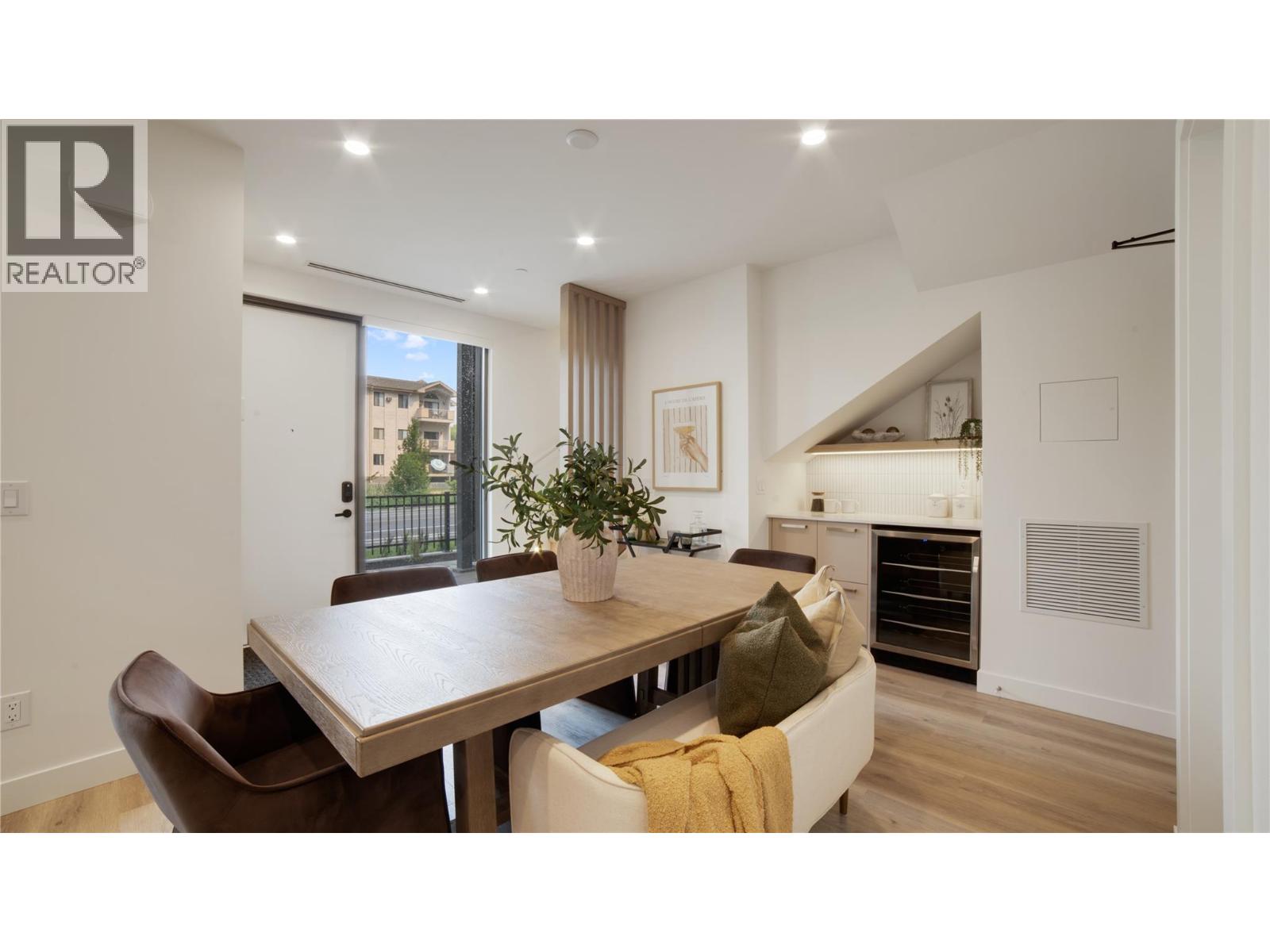 472 Lanfranco Road, Kelowna, British Columbia  V1W 0H6 - Photo 6 - 10403563