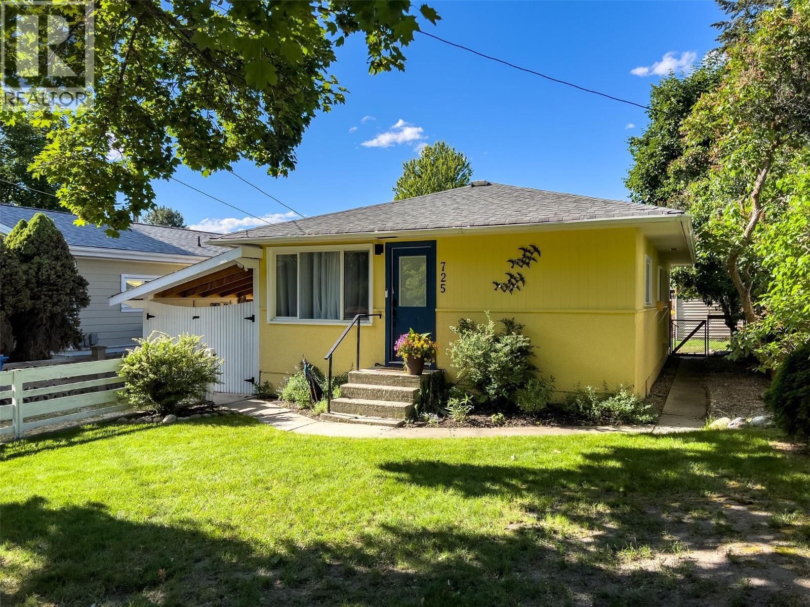 725 Ritchie Avenue, Naramata, British Columbia  V0H 1N0 - Photo 1 - 10403618