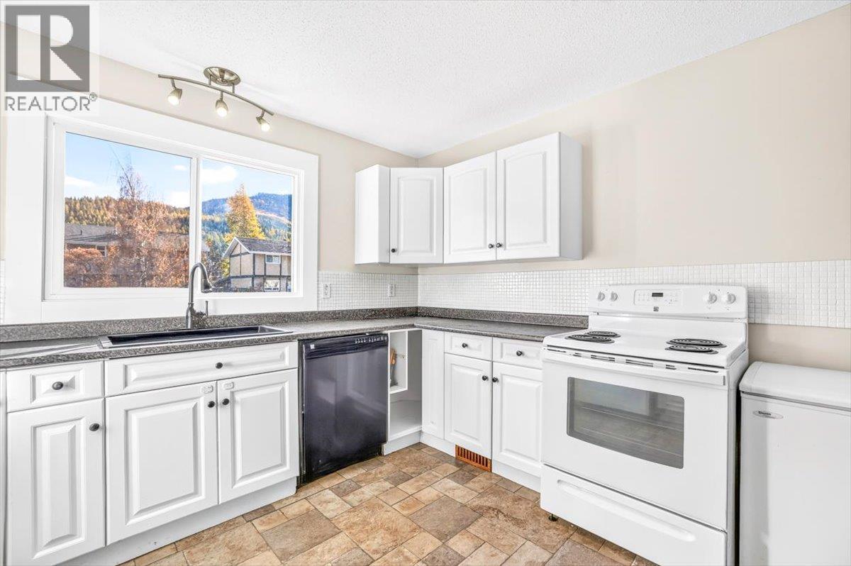 425b Mountain Ash Crescent, Sparwood, British Columbia  V0B 2G0 - Photo 14 - 10393522