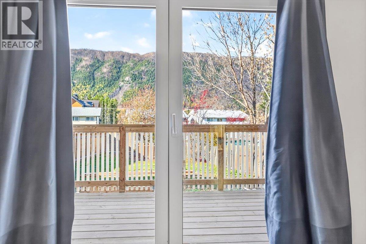 425b Mountain Ash Crescent, Sparwood, British Columbia  V0B 2G0 - Photo 3 - 10393522