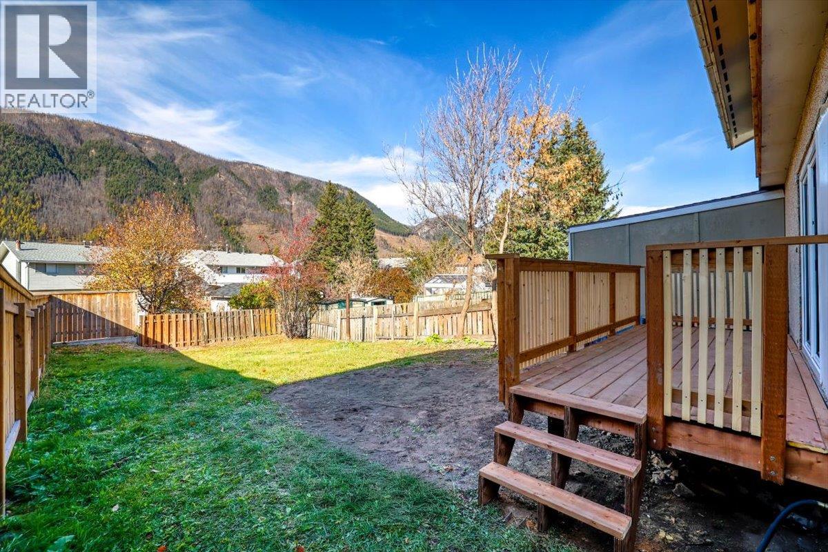425b Mountain Ash Crescent, Sparwood, British Columbia  V0B 2G0 - Photo 42 - 10393522