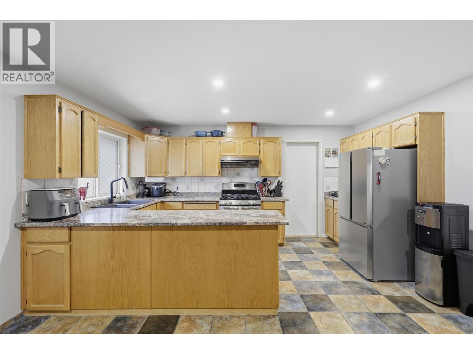 2435 Drummond Court, Kamloops, British Columbia  V2E 1Y1 - Photo 17 - 10403713